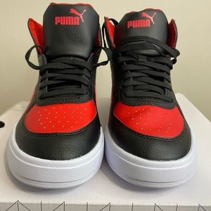 Puma Boy’s sneaker brand new